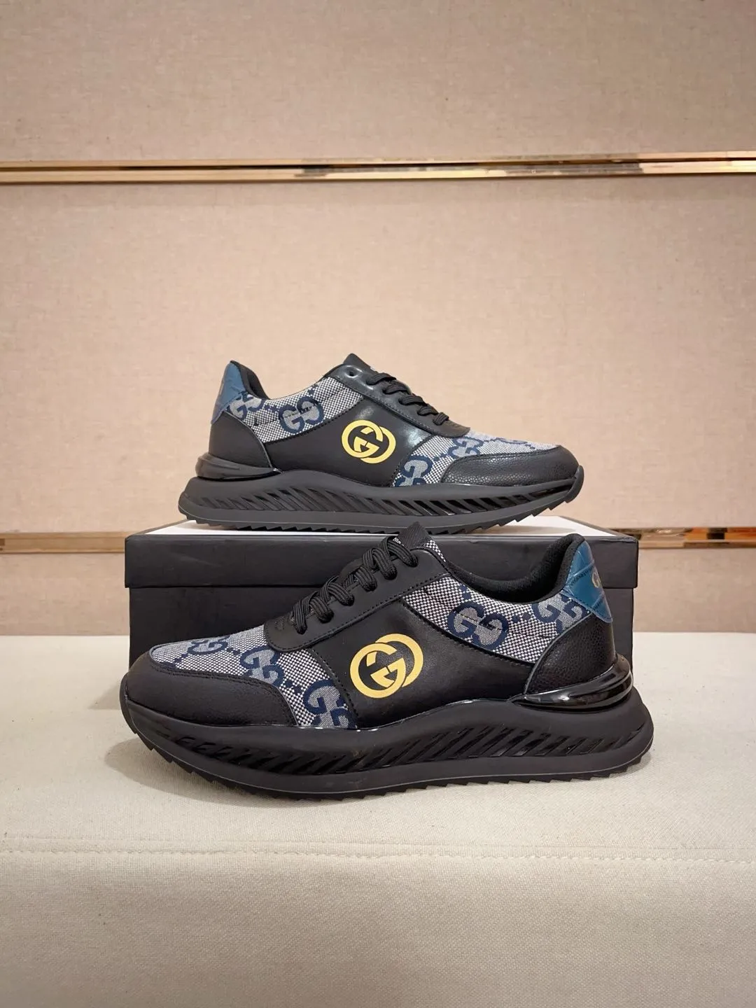 Men's men's shoes💰 462💰🇮🇹🇮🇹GUCCI🔍🔍new models are on sale at the same time at the counter. The uppers🇮🇹 are made of top-grain cowhide imported from Italy. Fully imported genuine leather lining 💪💪, completely 1⃣️ to 1⃣️ replica 🇮🇹💪💪, ⚠ sole: original sole provided by the original factory, exclusive movable molded sole super comfortable, ⚠ original factory follow-up, 🔍🔍 high quality, you can go in and out of the counter at will, welcome to compare⚠. Code number:38-44